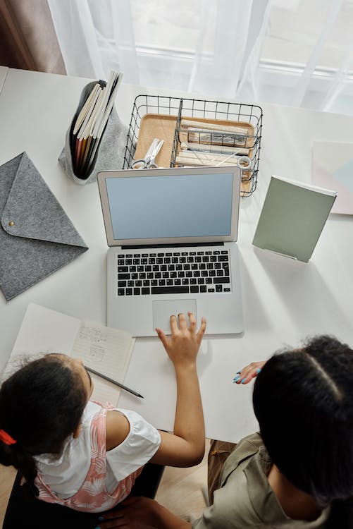 Mathématiques : briser les barrières de l'apprentissage grâce aux cours en ligne